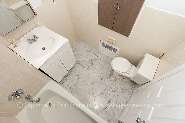 Rented by Copperwood Real Estate | media 6