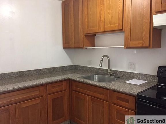 3rd image of 723 Menker Ave APT 2