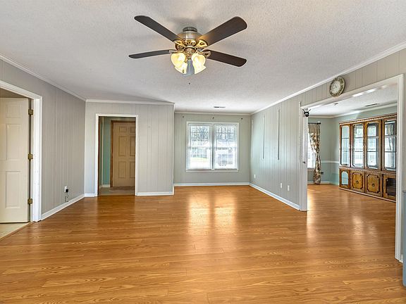 3rd image of 2285 Treetop Ln