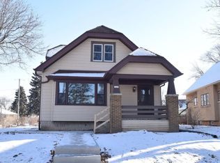 7029 W Stuth Pl, West Allis, WI 53219