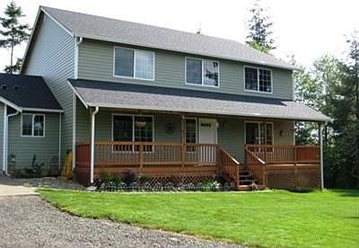 front view  2.5 car garage is to left
