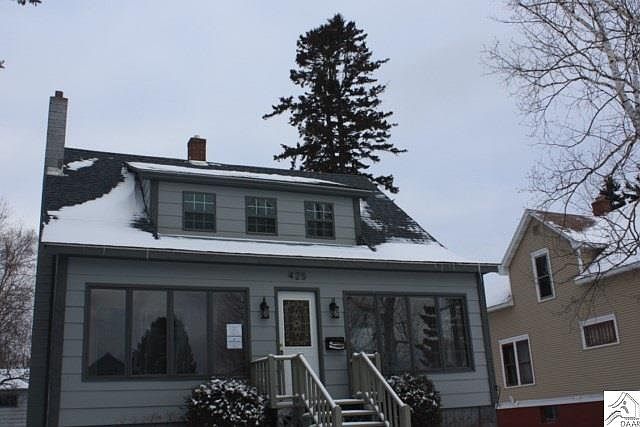 2nd image of 425 10th Ave