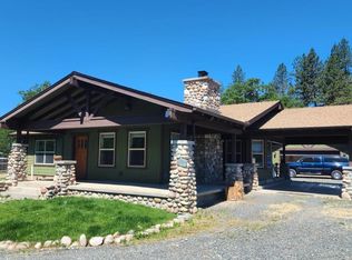 1956 Robertson Bridge Rd, Grants Pass, OR 97526