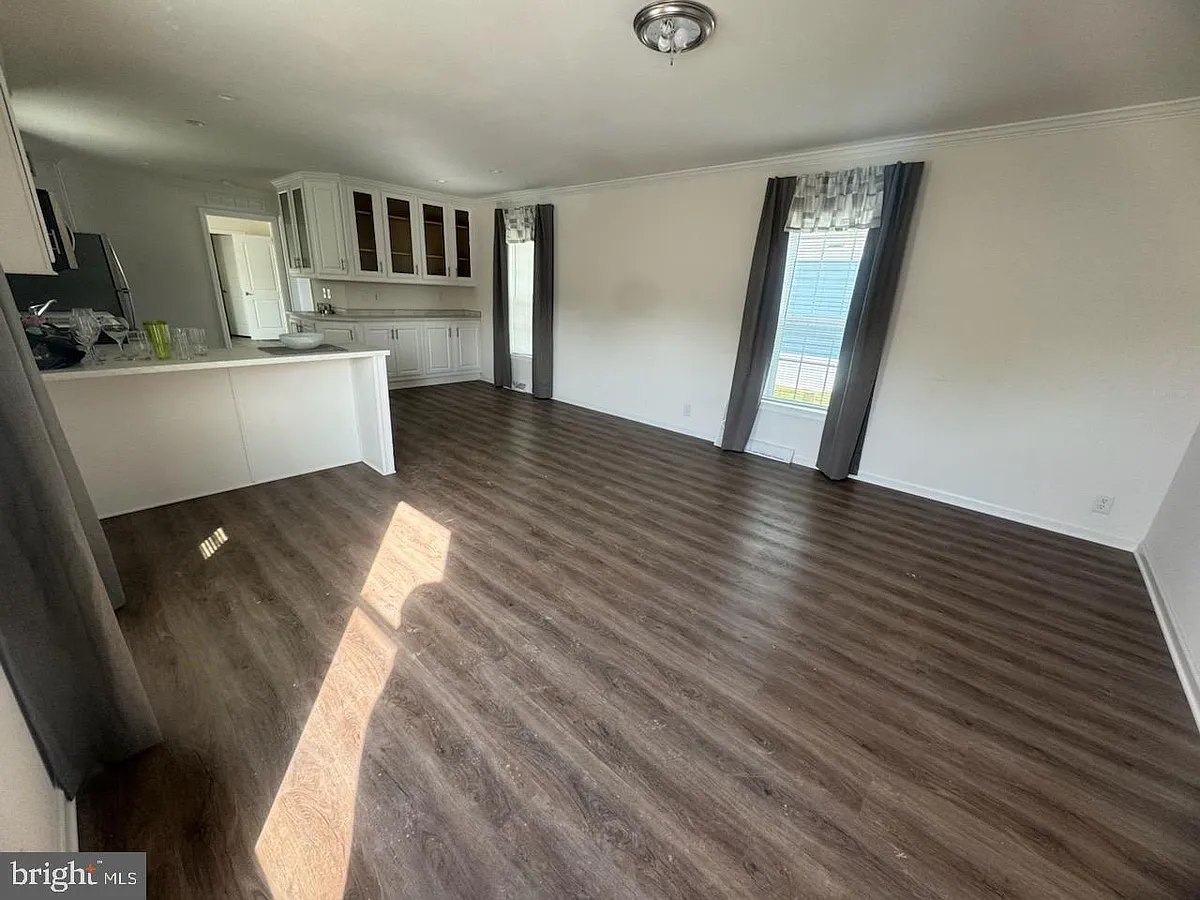 Building Photo - 22 Loxley Ln #22