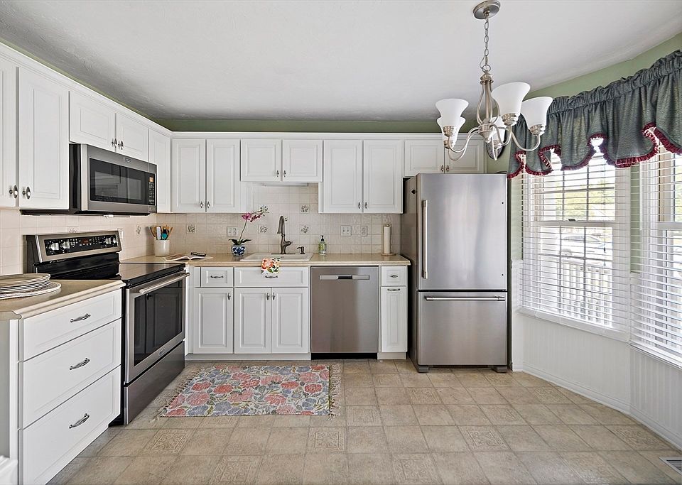 Bellwood Condominium 58 Bellwood Cir Bellingham MA Zillow