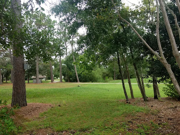 Inland Greens is surrounded by a public 9 hole, extremely reasonably priced golf course managed by the City of Wilmington.