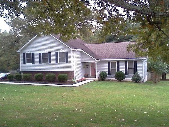 3rd image of 1249 Belmont Dr
