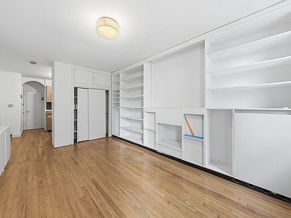 3rd image of 214 E 84th St APT 2C