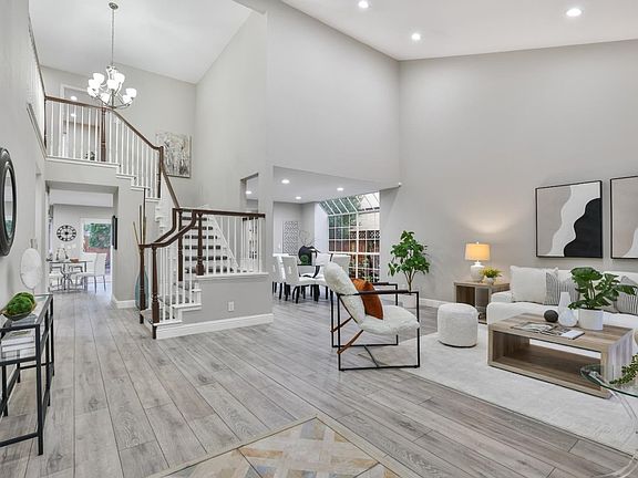 4th image of 44561 Arapaho Ave