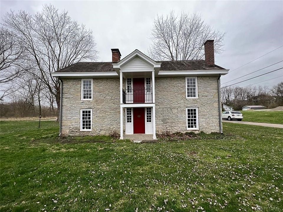 1st image of 210 Forest Ave