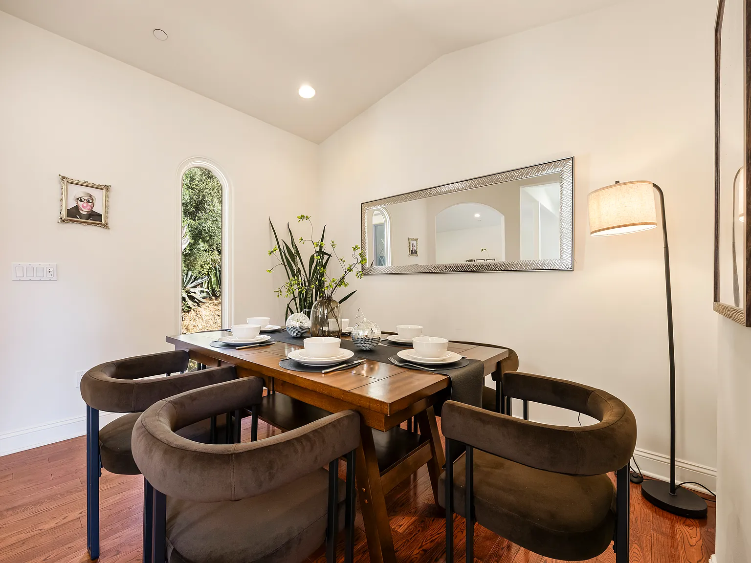 Hollyridge Dr, Los Angeles — Photo 4