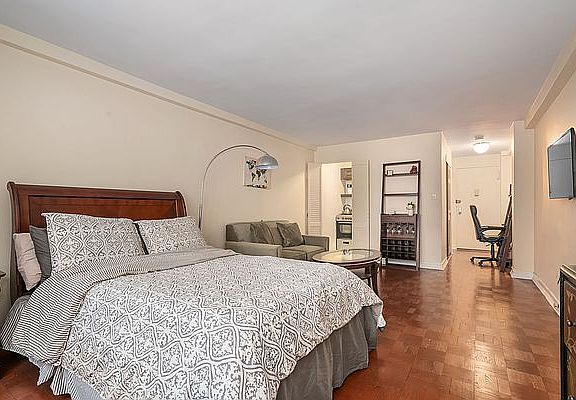 2nd image of 209 E 56th St APT 8C