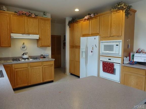 4th image of 2721 Colonial Dr