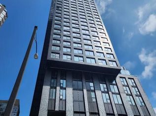 8 Wellesley St W #5505, Toronto, ON M4Y 1E7