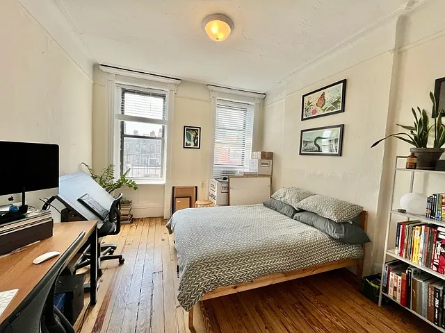 221 E 5th St #24 — Photo 2