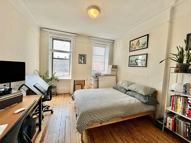 2nd image of 221 E 5th St APT 24
