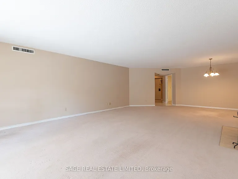 25 George St S #302 — Photo 19