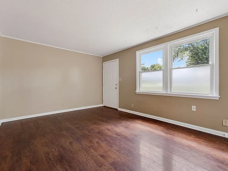 807 Pollard Rd — Photo 8