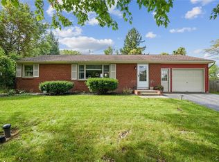 121 Robbins Ln, Syracuse, NY 13214
