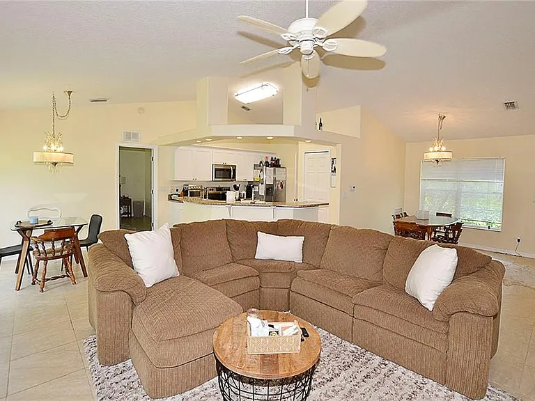155 36th Ct SW — Photo 21
