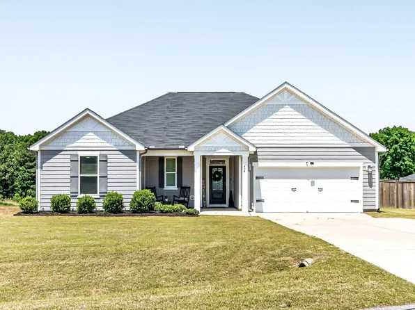434 Windy Farm Dr, Fuquay Varina, NC 27526