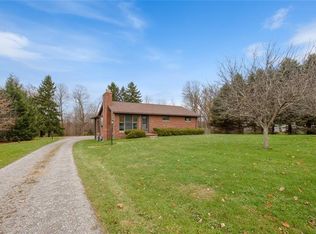 715 Cleland Mill Rd, New Castle, PA 16102