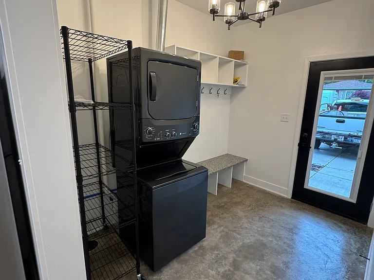 5222 Sherwin Ave — Photo 7