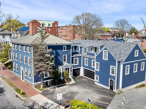 23 Summer St APT 3, Salem, MA 01970