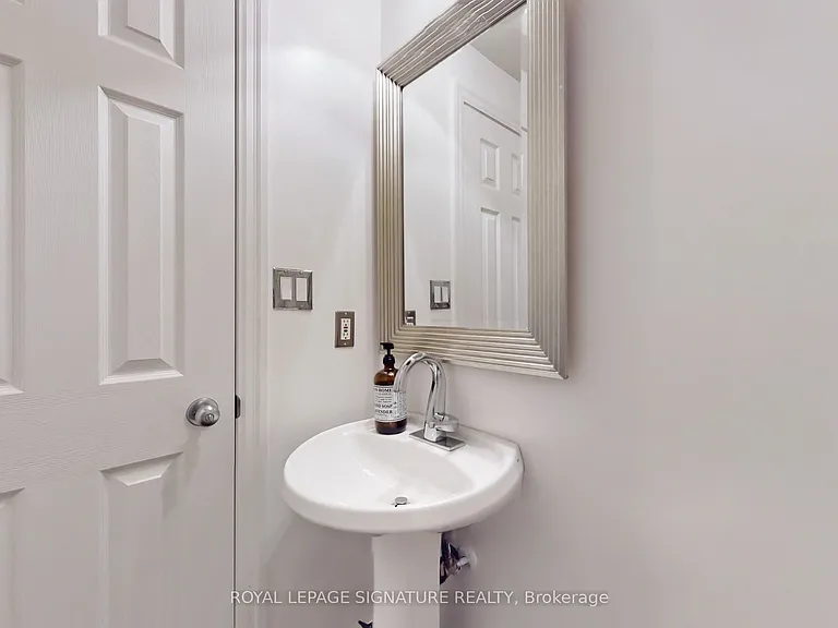 6 Wellesley Pl #42 — Photo 6