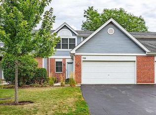 709 Hoover Dr, Carol Stream, IL 60188