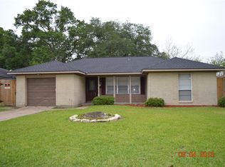 913 Meadowlane St, Angleton, TX 77515