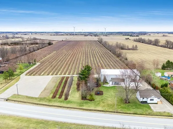 496 County Road 34, Kingsville, ON N0P 2G0