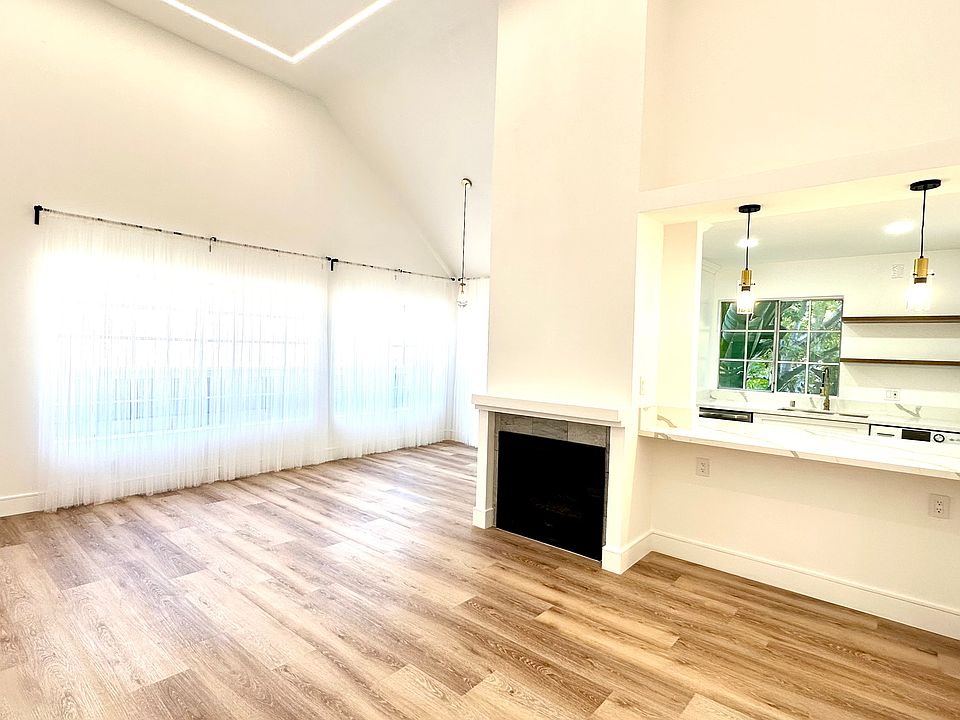 1st image of 839 N Hayworth Ave APT 201