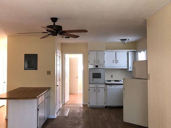 2nd image of 4002 Oak Ave #B