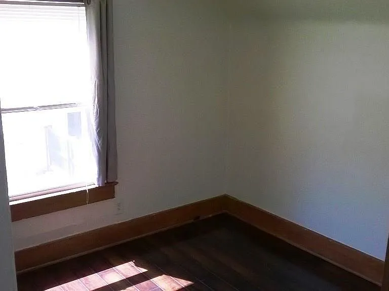 801 N Main St — Photo 8