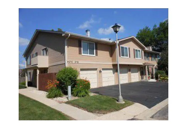 27 E Hickory St APT D photo 1