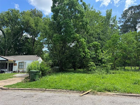 3rd image of 72 W Clover Ln