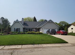 4101 W Anita Ln, Franklin, WI 53132