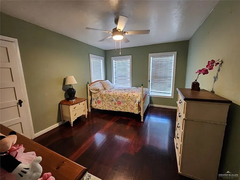 1024 E Laurel Ave — Photo 5