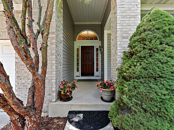 2nd image of 578 Dunhill Dr