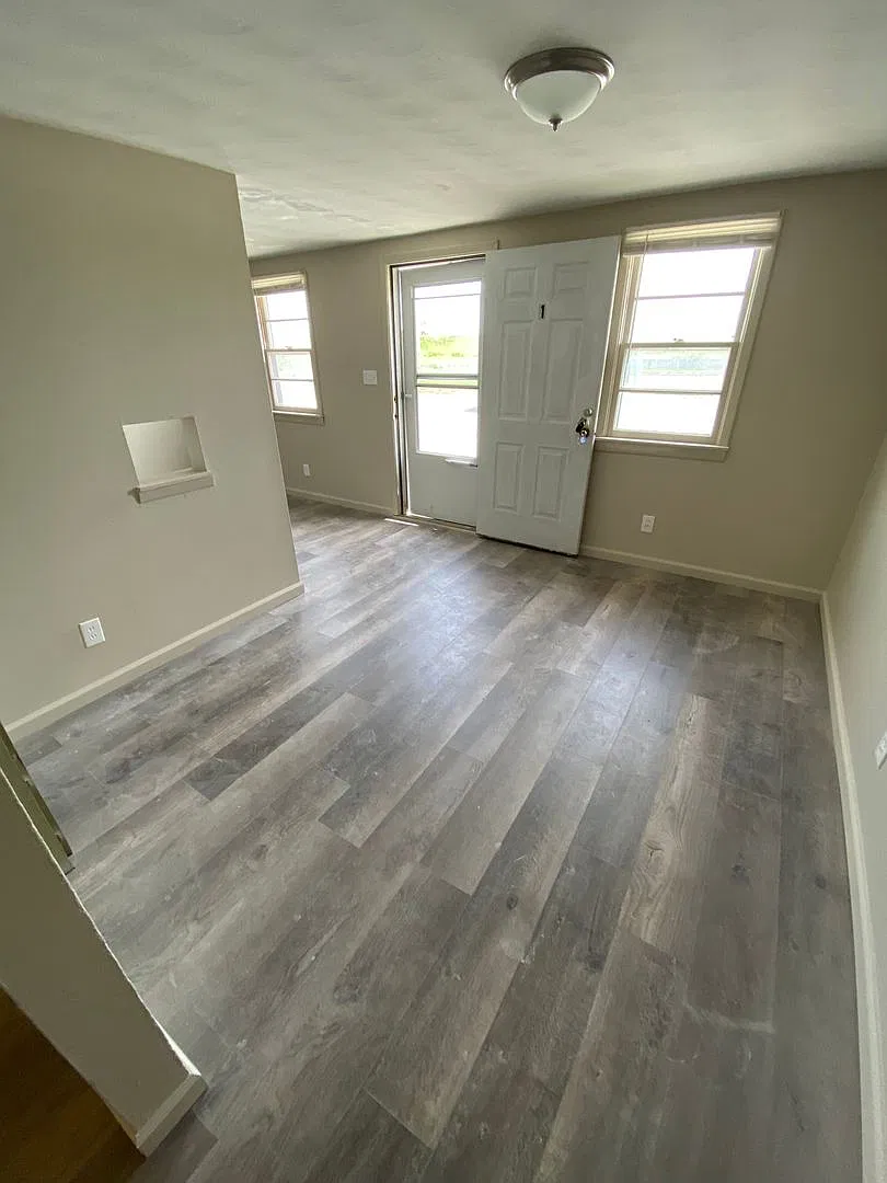 2911 Lawnridge Ct — Photo 2