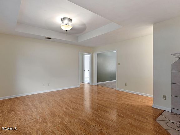 3rd image of 113 Avron Dr