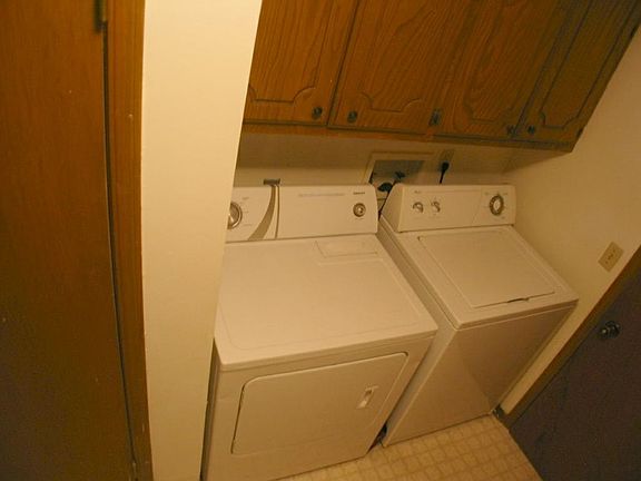 5th image of 203 E Rogers Dr