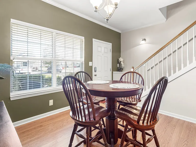 129 Alexander Blvd — Photo 10