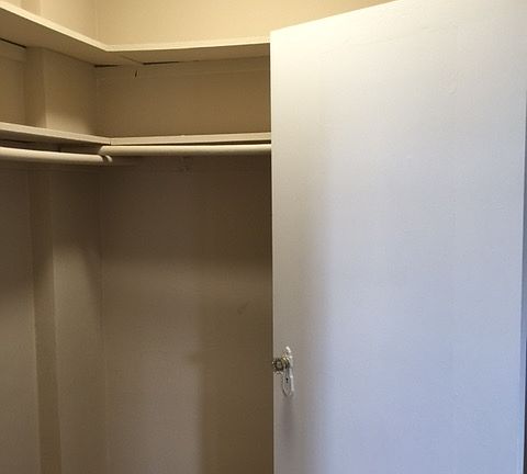 3rd image of 1916 R St NW APT 403