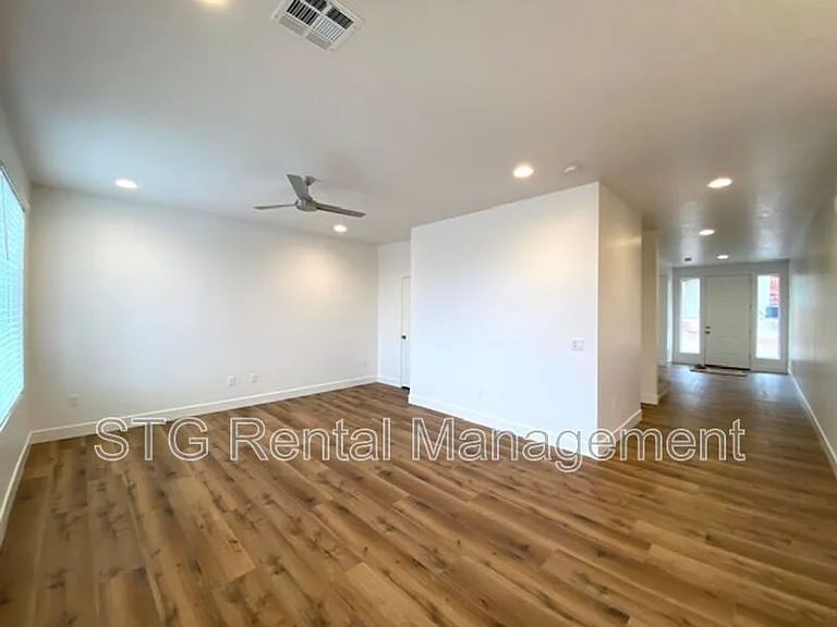 438 Stone Mountain Dr #52-A — Photo 4