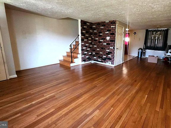 2nd image of 7393 Edsworth Rd