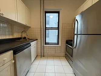 Rented by Hillel Realty Group