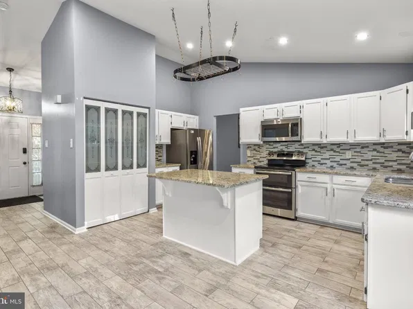 14131 Pleasant View Dr, Bowie, MD 20720