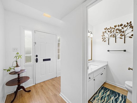 4th image of 6435 Burgoyne Rd #20